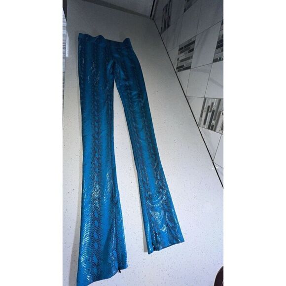 LAKRIS Women Workout Set Blue Snakeskin 2 Pieces Leggings Criscross Bra Size XS - Picture 8 of 16